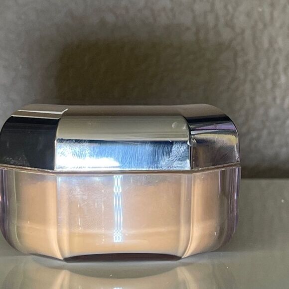 Fenty Pro Filt’r setting powder in honey 05 - Picture 2 of 3